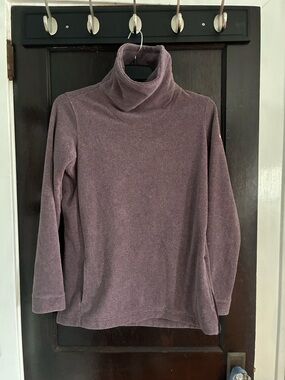 Nike Dry Fit Tunic Turtleneck Pullover.